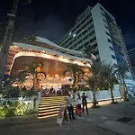 Apartamento Alto Padrao Moderno Frente A Praia Com 2 Quartos Melhor Localizacao Beira Mar