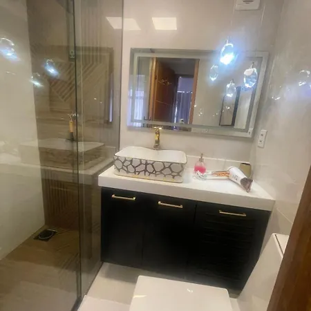 Alto Padrão Moderno Frente A Com 2 Quartos Localização Beira Mar